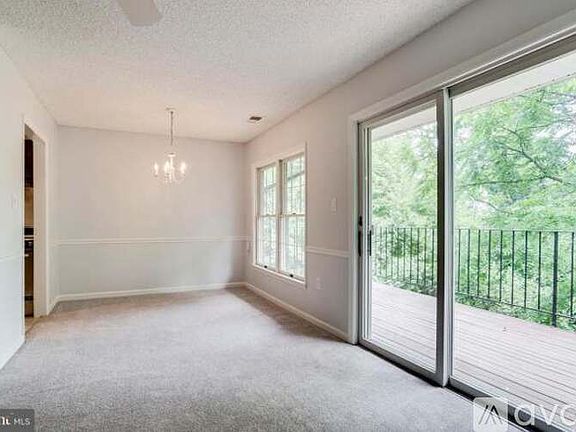5th image of 7255 Glen Hollow Ct Unit 4
