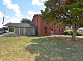 1302 SW 6th St, Lawton, OK 73501
