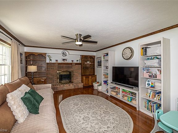 4th image of 6700 Arlington Dr