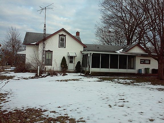 2nd image of 212 W Mississippi Ave