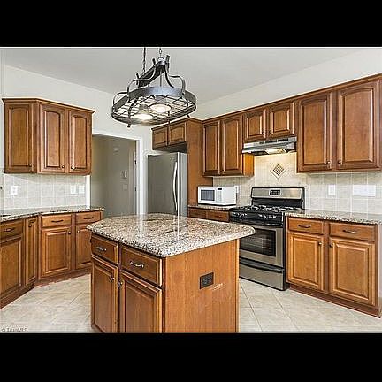5th image of 4512 Ramseur Dr