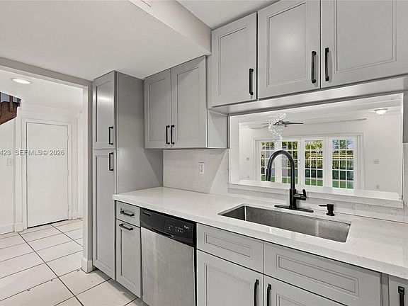 3rd image of 650 NE 195th St
