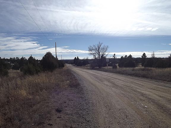 4th image of 38 Quail Hollow Rd