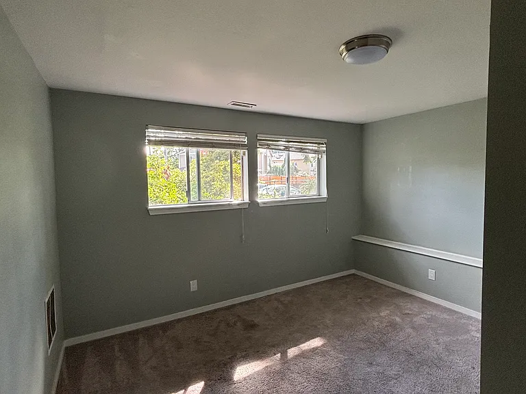 11726 Beacon Ave S — Photo 3