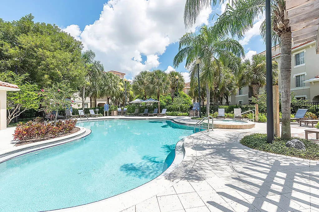 Portofino Place Apartments — Photo 4