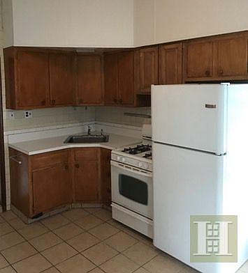 4th image of 326 Cumberland St APT 3