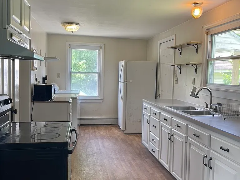 1002 Stafford Rd — Photo 1