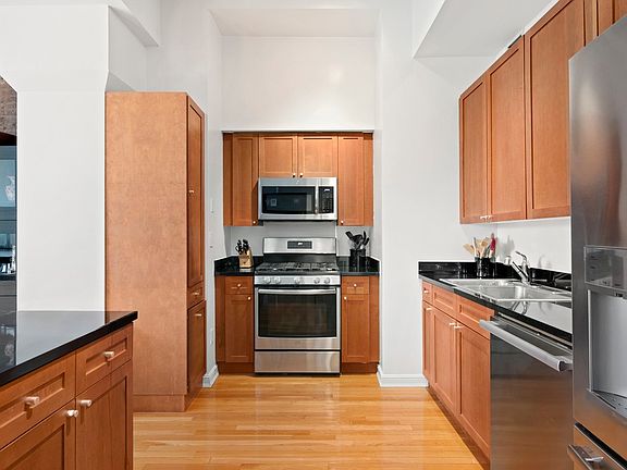 5th image of 252 7th Ave APT 10T