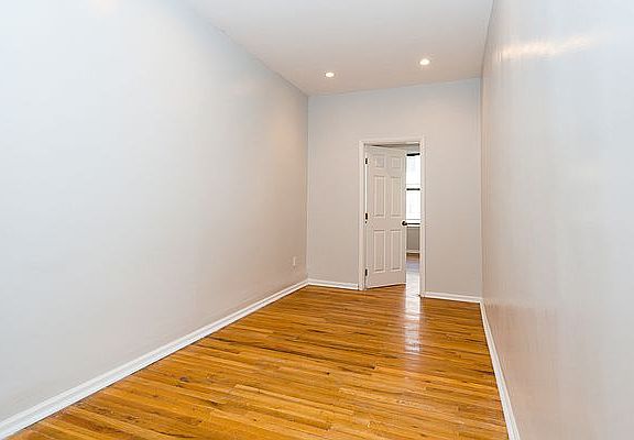 3rd image of 309 Jefferson St APT 3R