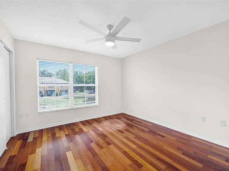 6928 Hawthorne Trace Ln — Photo 22