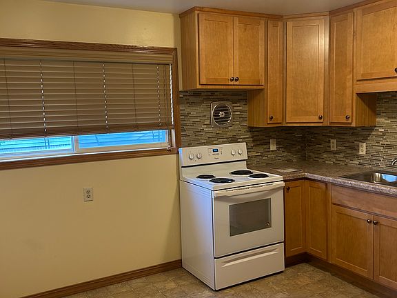 2nd image of 426 Rushmore Ln #2