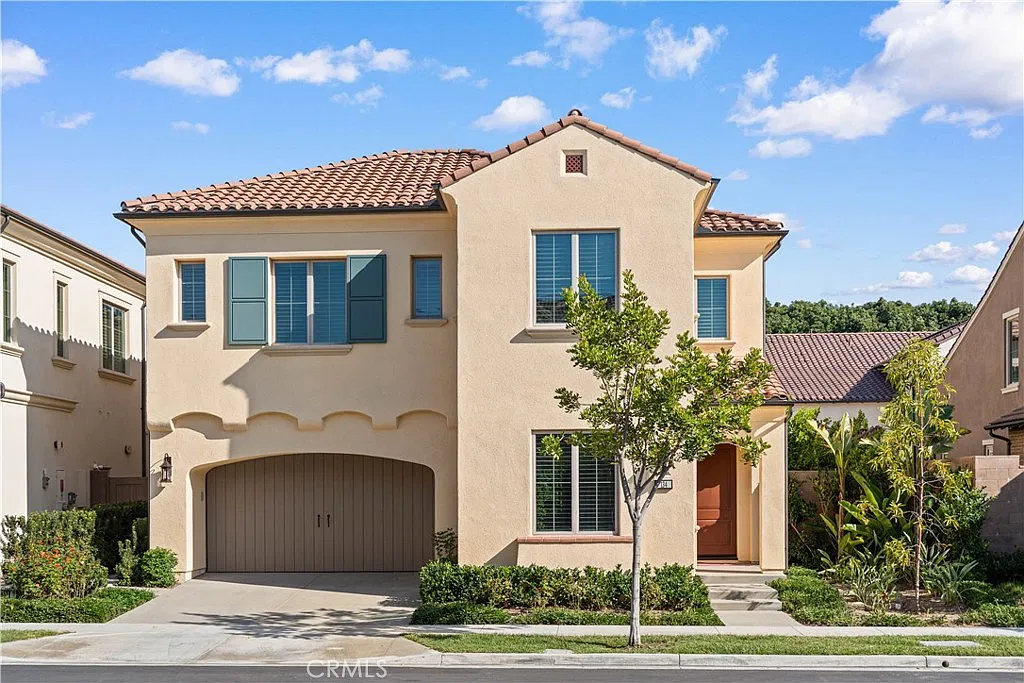 4 bed, 4.5 bath, 3320 sqft, $9,000 — Photo 1