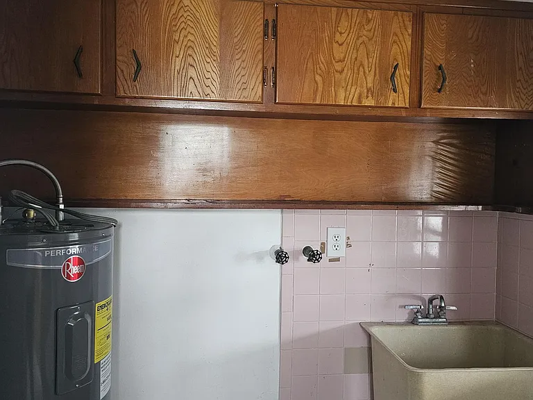 2734 NE 32nd St #1 — Photo 14