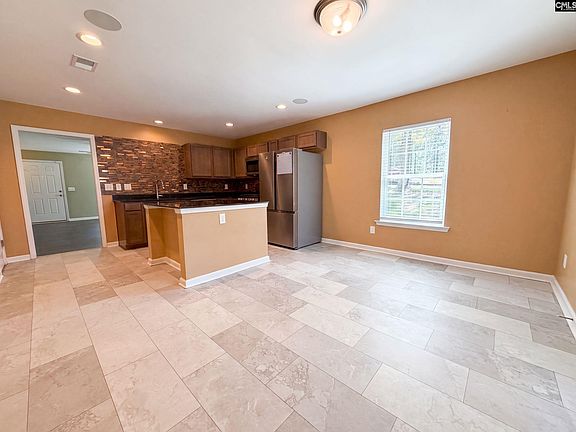2nd image of 301 Rolling Knoll Dr