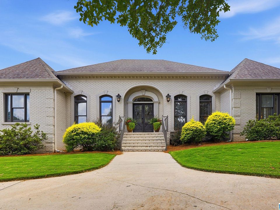 1st image of 3758 Carisbrooke Dr