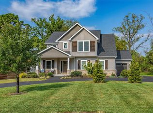 1023 S Geyer Rd, Saint Louis, MO 63122