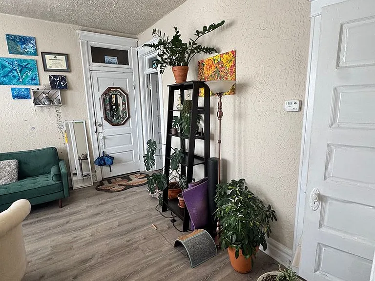 1210 W Lexington St — Photo 10