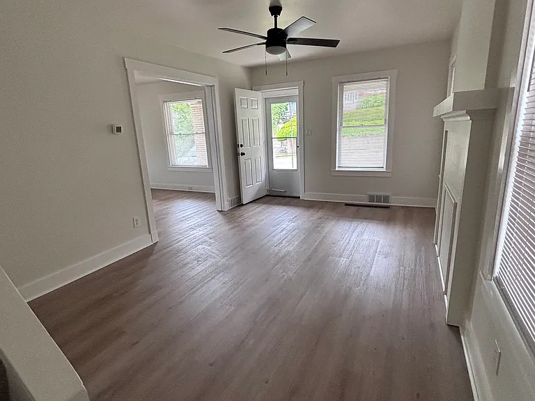300 Kenmont Ave — Photo 4