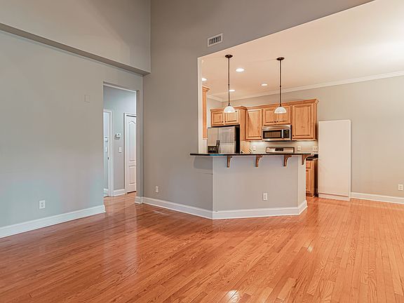 4th image of 24 Edge Ct Unit C