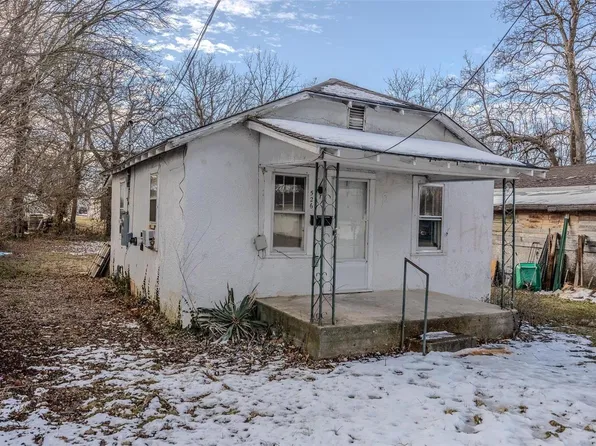 526 Hood St, Lebanon, MO 65536
