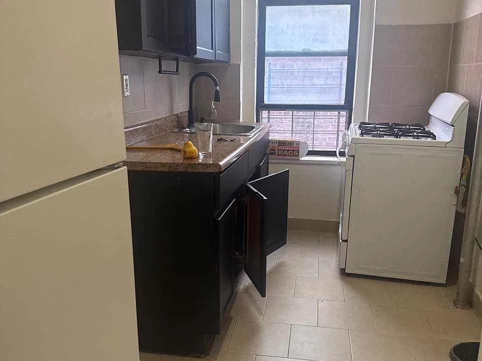 2902 Grand Concourse #4H