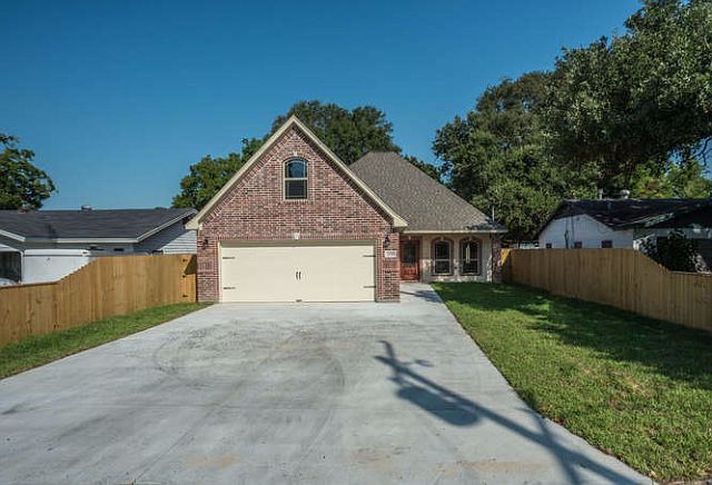 1st image of 2034 10th St