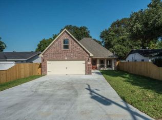 2034 10th St, Port Neches, TX 77651