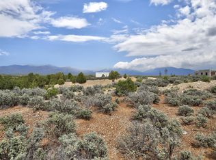 1 Hoya Rd, Arroyo Hondo, NM 87513