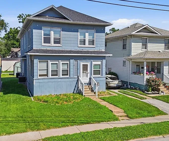 2605 Washington Ave — Photo 1