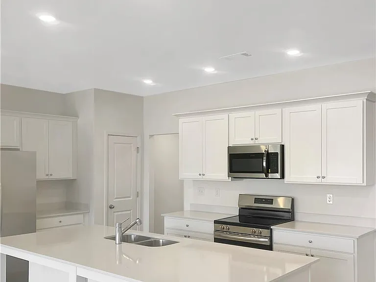 109 Milledge Commons Dr — Photo 3