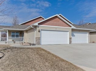 1325 Crescent View Dr NE, Cedar Rapids, IA 52402