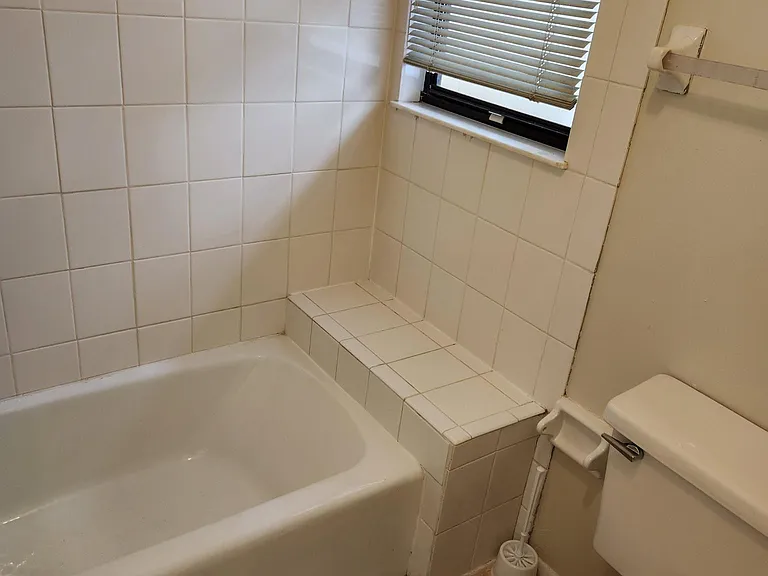 2ND FLOOR 2ND BATH SEPARATE ENTRANCE TO BATH/SHOWER AND TOILET