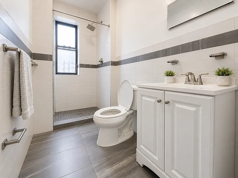 550 W 180th St #3B — Photo 5