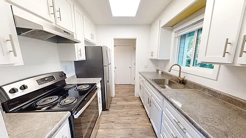 348 Robinson St #40 Photo 1