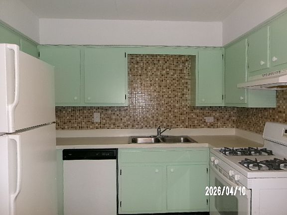 5th image of 9850 Cordoba Ct