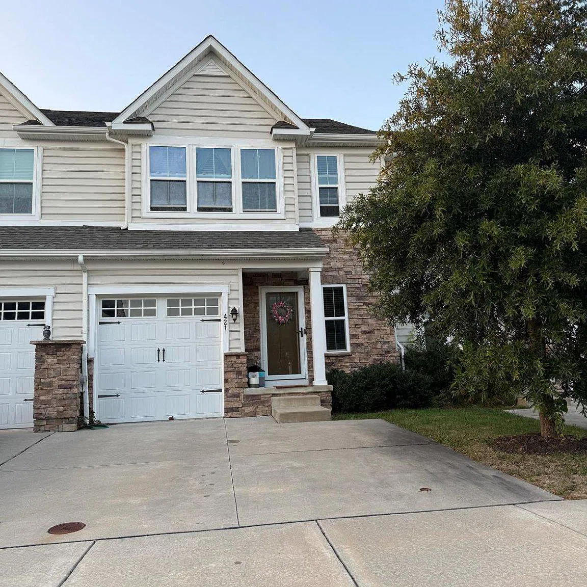 3 bed, 2.5 bath, 2375 sqft, $2,650 — Photo 1