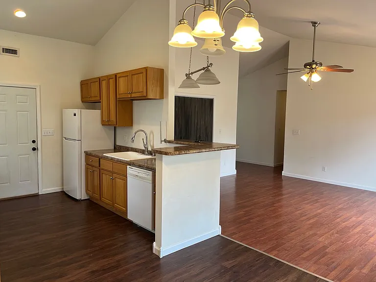 1123 Stonecrest Dr — Photo 26
