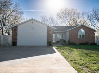 409 S Coronado Ave, Lindsborg, KS 67456