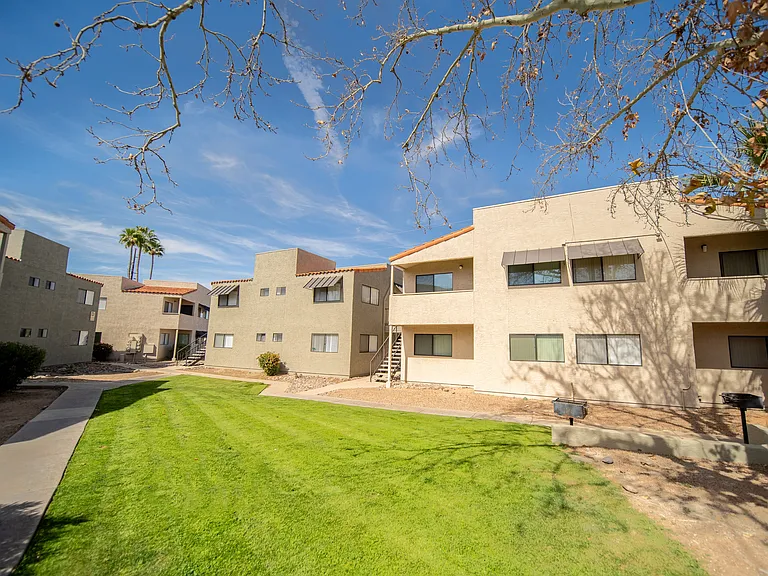 Sunflower Apartments — Photo 7