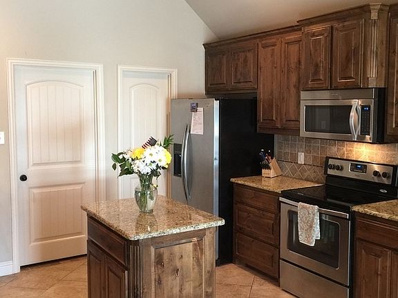 4th image of 108 Whitetail Dr