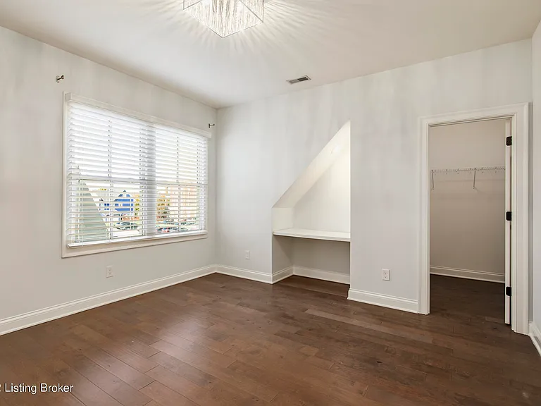9409 Civic Way — Photo 23
