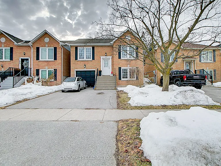 55 McCrimmon Cres #LOWER — Photo 1