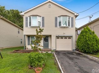 66 Spring St, Woodbridge, NJ 07095