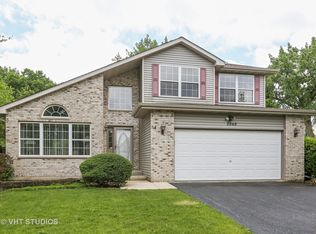 2545 Silver Rock Dr, Crest Hill, IL 60403