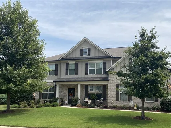 9065 Maple Run Trl, Gainesville, GA 30506
