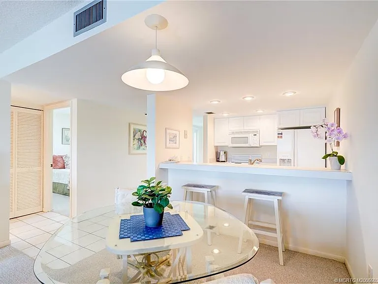 5593 NE Gulfstream Way — Photo 9