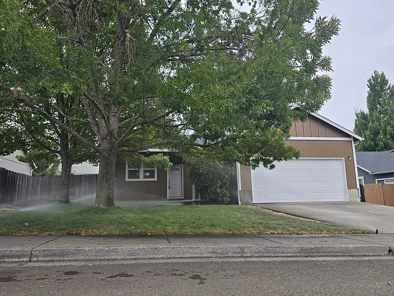 660 Callahan Dr — Photo 31