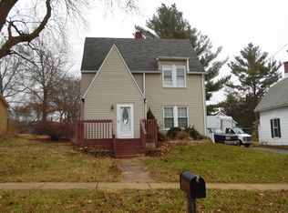 106 5th St, Walnut, IL 61376