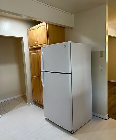 full size kitchen with pantry