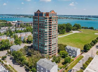 3320 Spinnaker 11d Ln, Detroit, MI 48207